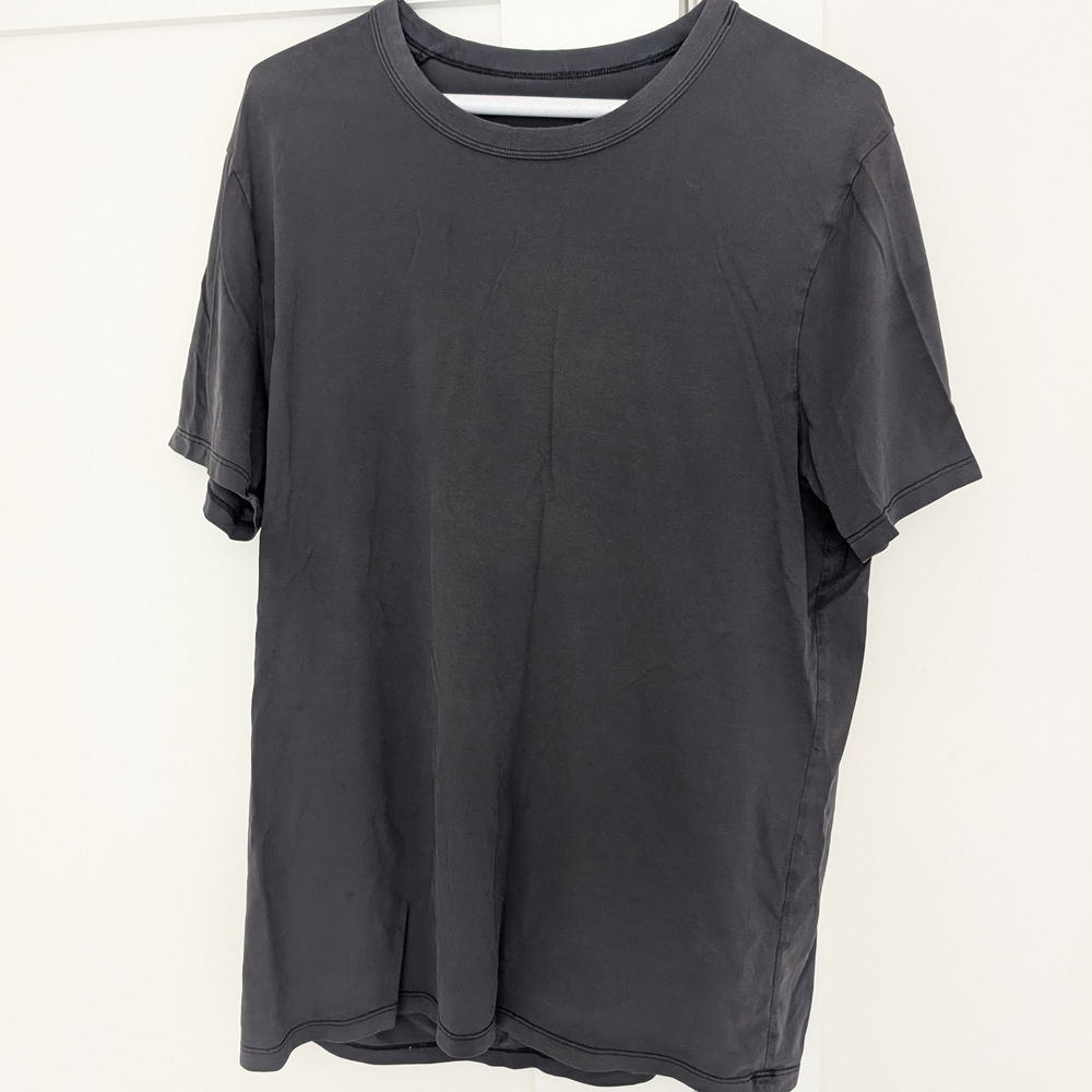 Lululemon Athletica Black Short Sleeve Tee